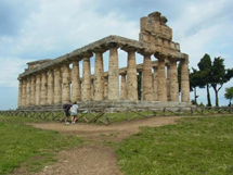 世界遺産・古代ギリシァ神殿=パエストゥムイメージ