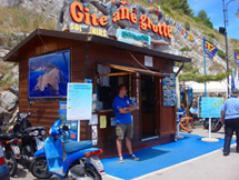 南イタリアもう一つの青の洞窟へイメージ