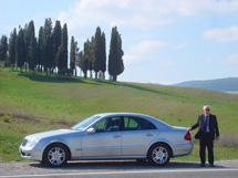 ベンツセダンでご案内